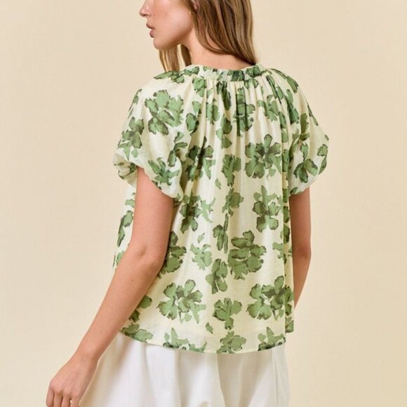 Women's Green Floral Puff Sleeve Top Doe & Rae Size Medium NWT - Picture 3 of 5
